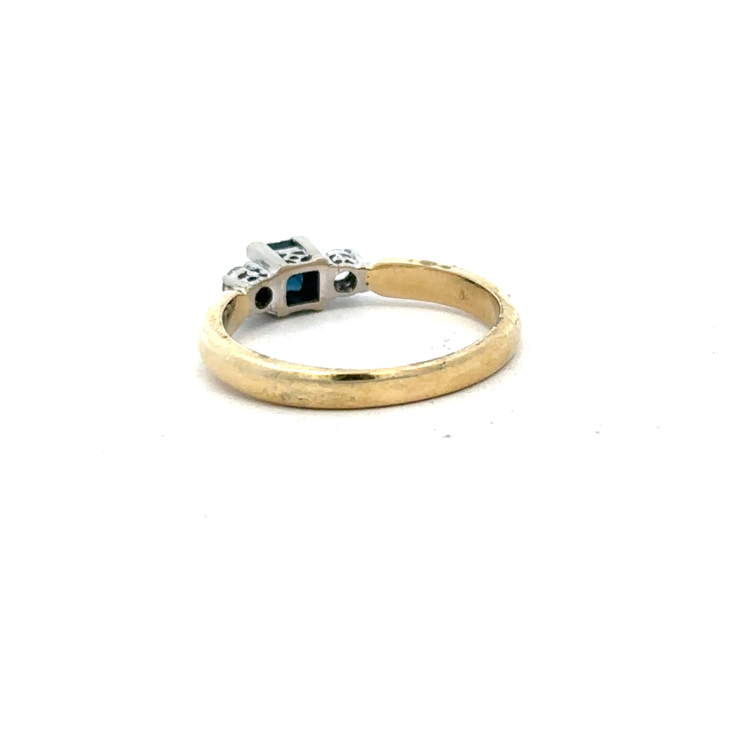 14ct yellow gold diamond ring in size M, featuring a sparkling diamond setting, unbranded jewelry piece.