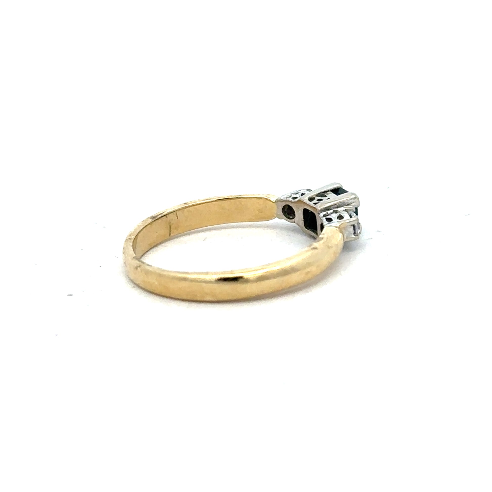 14ct yellow gold diamond ring in size M, featuring a sparkling diamond set in a sleek, elegant band.