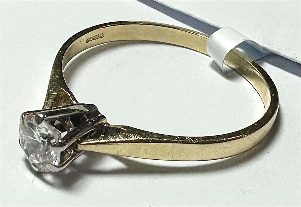 14ct yellow gold diamond ring in size P with sparkling diamonds, unbranded jewelry showcasing elegant craftsmanship.