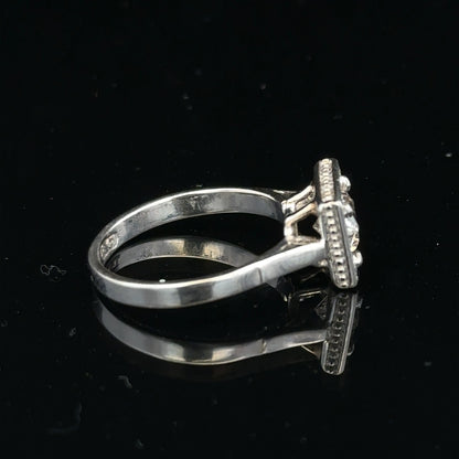 18ct white gold diamond ring with 0.89ct diamonds, size L, unbranded, featuring a sleek design and 3.9g weight.