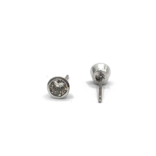 18ct white gold diamond stud earrings with 0.90 carats of sparkling diamonds, featuring a classic and elegant design.