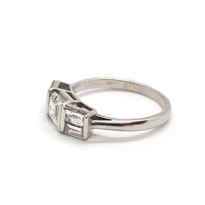 18ct white gold diamond ring with 1.80 carats of sparkling diamonds, showcasing a elegant and luxurious jewelry piece.
