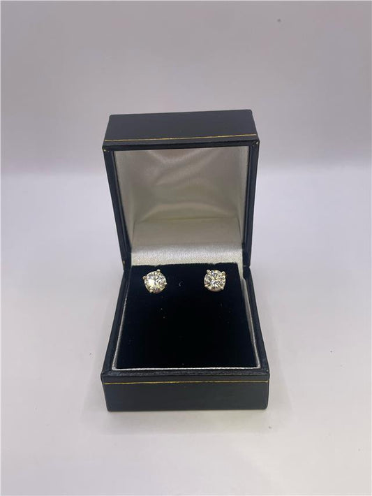 18ct white gold lab-created diamond earrings with 1.80 carats, color E, VS1 clarity, IGI certified, elegant jewelry.