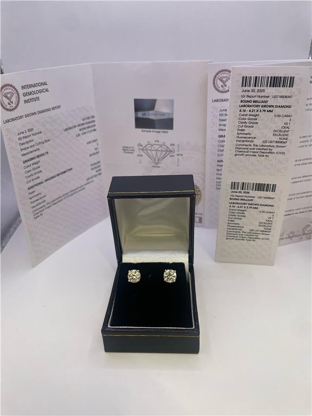 18ct white gold lab-created diamond earrings with 1.80 carats, color E, VS1 clarity, featuring sparkling diamonds.
