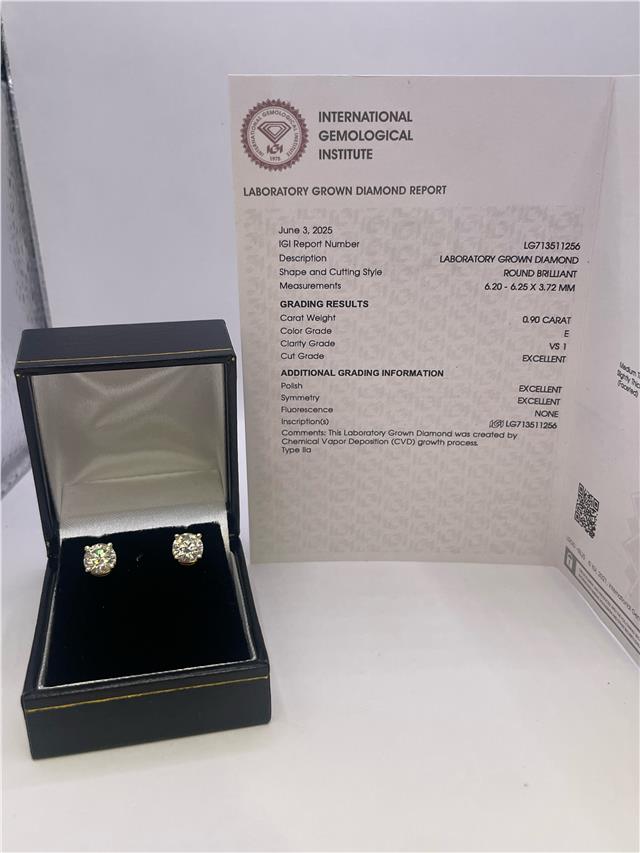 18ct white gold lab-created diamond earrings with 1.80 carats, color E, VS1 clarity, IGI certified, elegant jewelry accessory