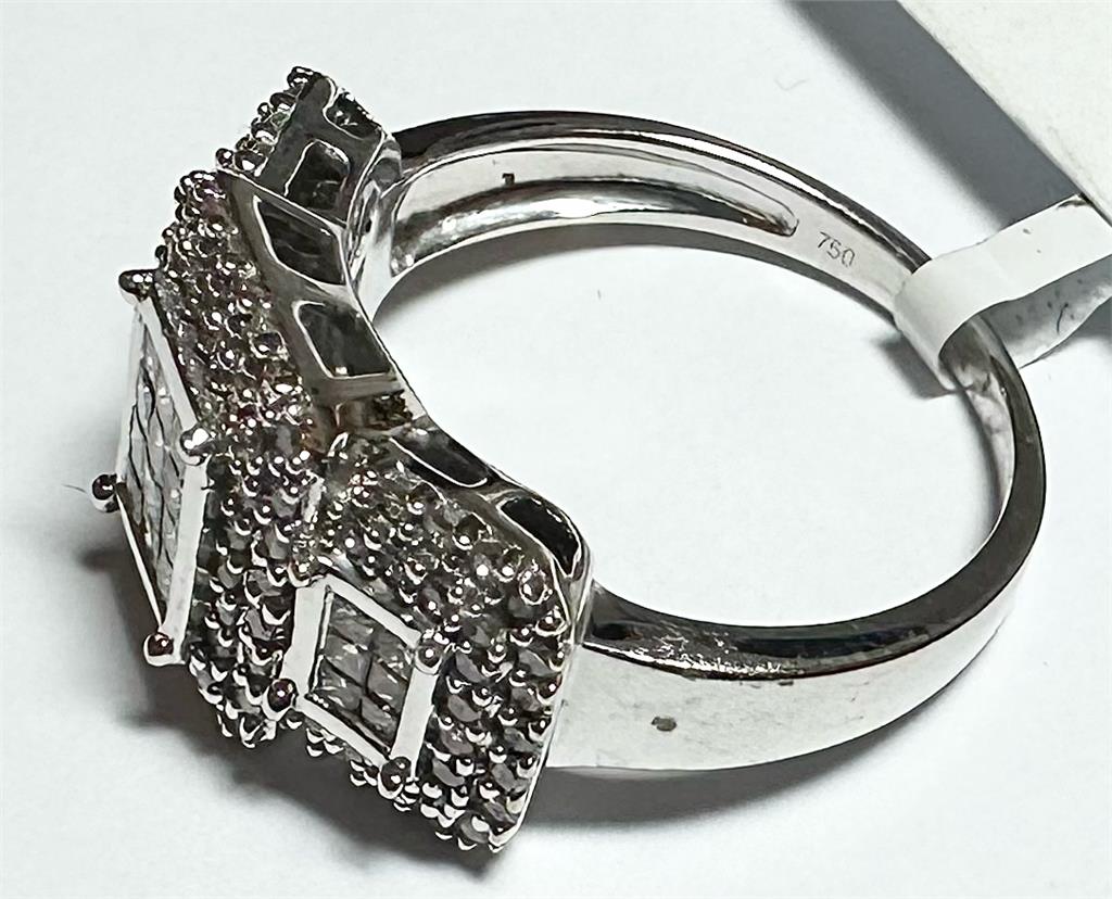18ct white gold diamond ring with 1 carat center stone, size Q1/2, featuring a sleek, elegant design.