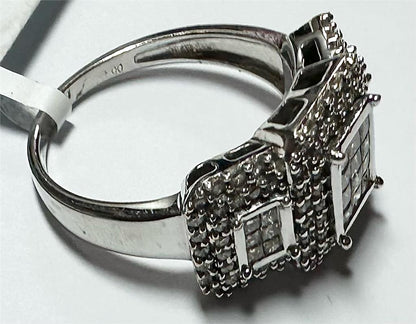 18ct white gold diamond ring with 1 carat center stone, size Q1/2, featuring a classic and elegant design.