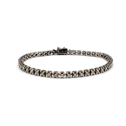 18ct white gold diamond bracelet with 3.76 carats of G color, VS2 clarity diamonds, elegant jewelry piece.