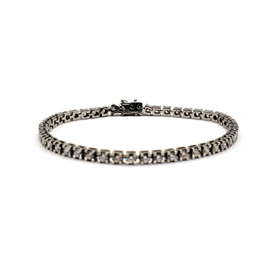 18ct white gold diamond bracelet with 3.76 carats of G color, VS2 clarity diamonds, elegant jewelry piece.