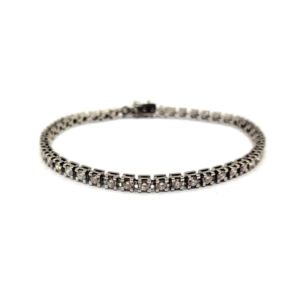 18ct white gold diamond bracelet with 3.76 carats of G color, VS2 clarity diamonds, elegant jewelry accessory