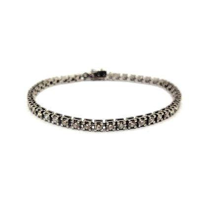 18ct white gold diamond bracelet with 3.76 carats of G color, VS2 clarity diamonds, elegant jewelry accessory