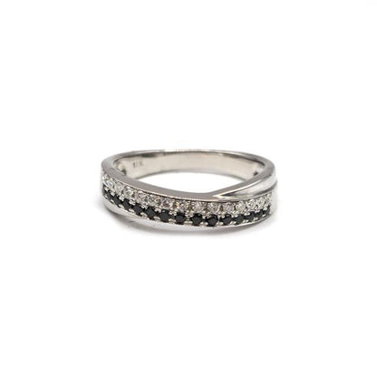 18ct white gold diamond ring with sparkling diamonds, featuring a sleek, elegant design.