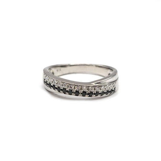 18ct white gold diamond ring with sparkling diamonds, featuring a sleek, elegant design.