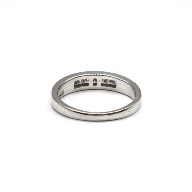 18ct white gold diamond ring with sparkling diamonds, unbranded jewelry piece featuring elegant design and fine craftsmanship.