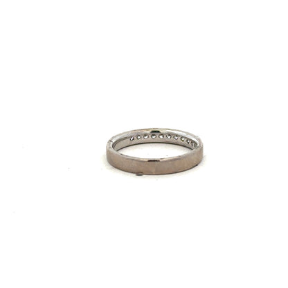 18ct white gold diamond ring in size J½ featuring a sparkling diamond setting, unbranded jewelry for elegant wear.