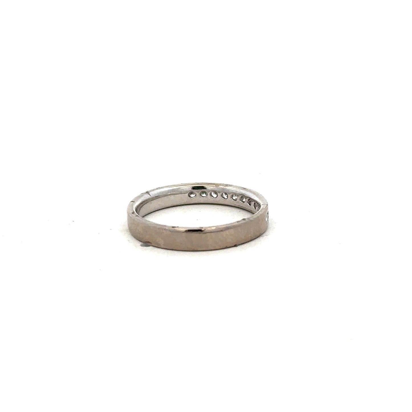 18ct white gold diamond ring size J1/2 with sparkling diamonds, showcasing a classic and elegant jewelry design.