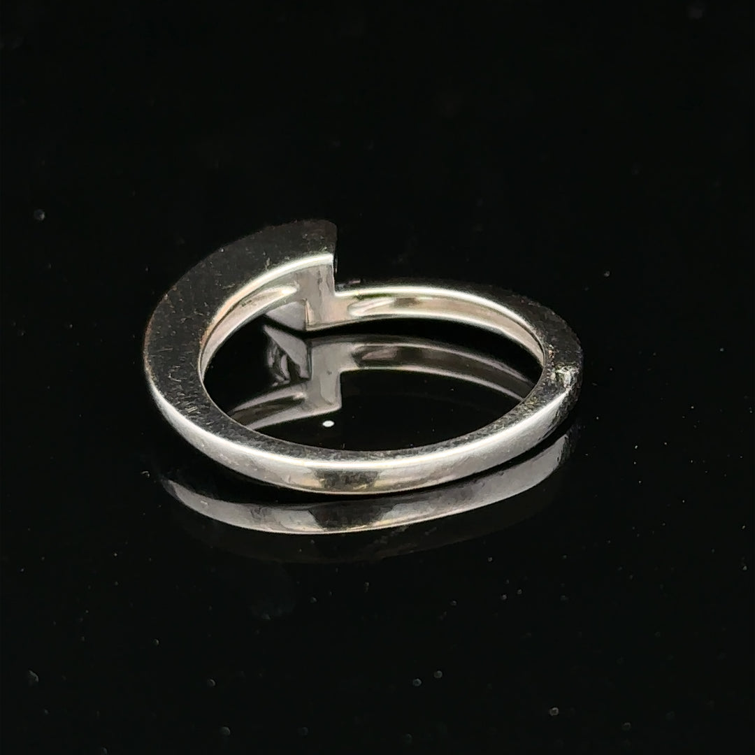 Unbranded 18ct white gold diamond ring size K1/2 with sparkling diamonds, elegant jewelry piece.
