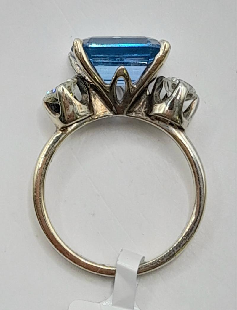18ct white gold diamond ring in size M with sparkling diamonds, featuring a sleek and elegant design.