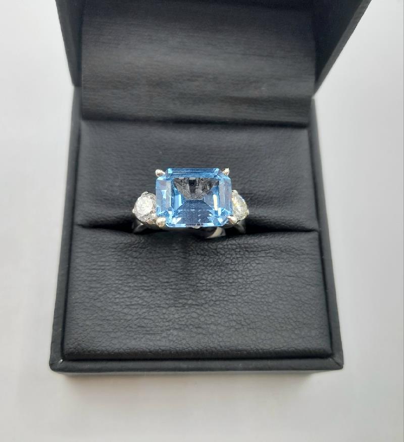 18ct white gold diamond ring in size M with sparkling diamonds, unbranded jewelry piece with elegant design.