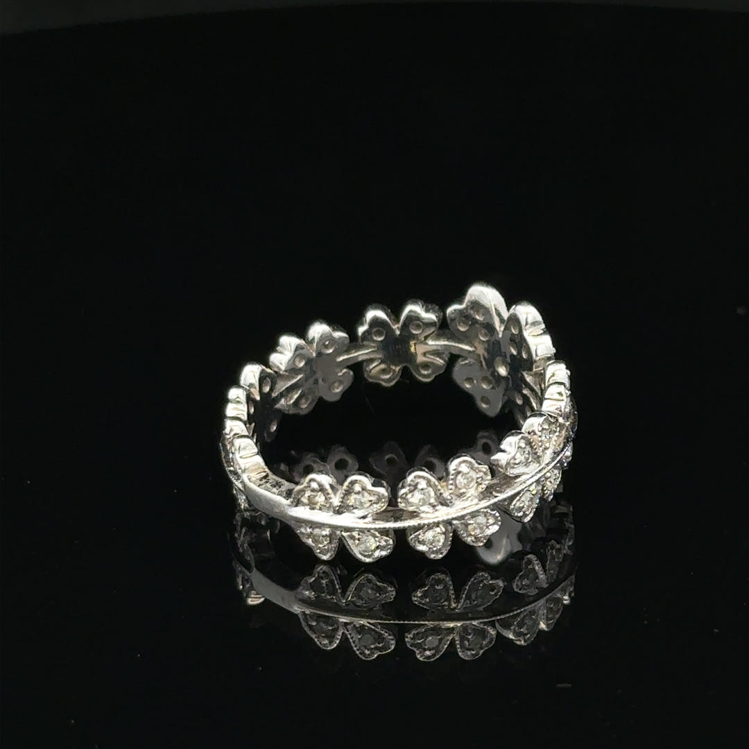 18ct white gold diamond ring in size N featuring a sparkling central diamond and elegant band design.