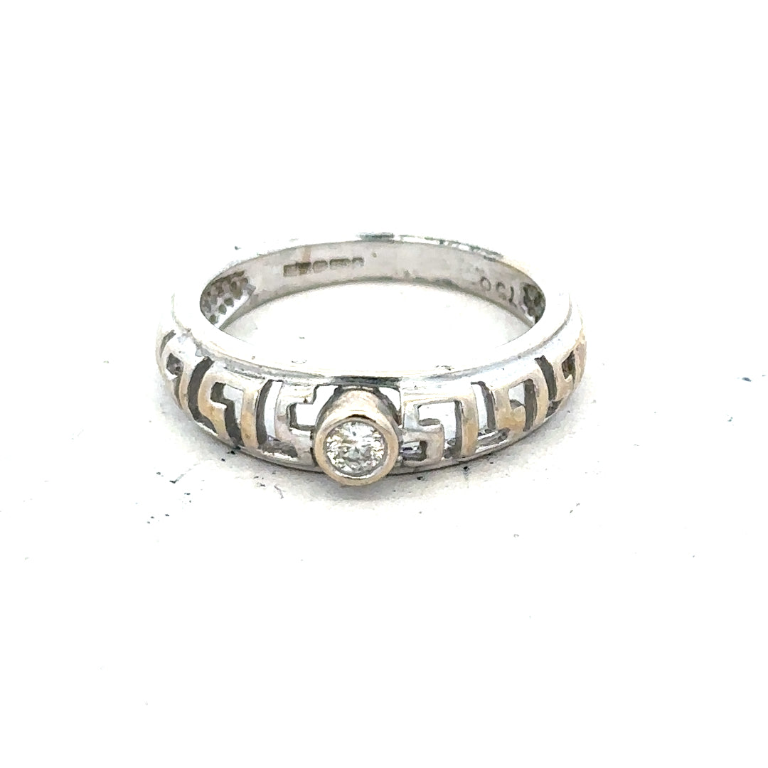 18ct white gold diamond ring in size N, featuring a sparkling diamond design, unbranded jewelry piece.