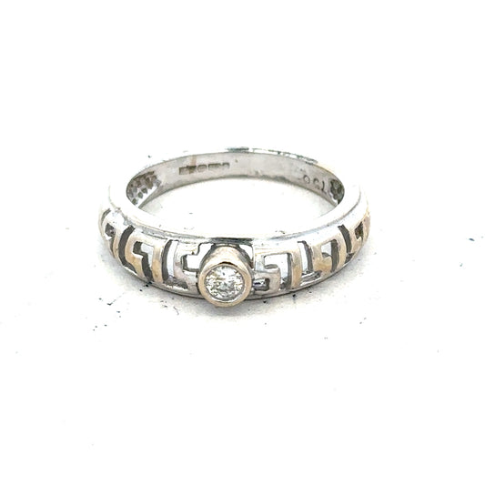 18ct white gold diamond ring in size N, featuring a sparkling diamond design, unbranded jewelry piece.