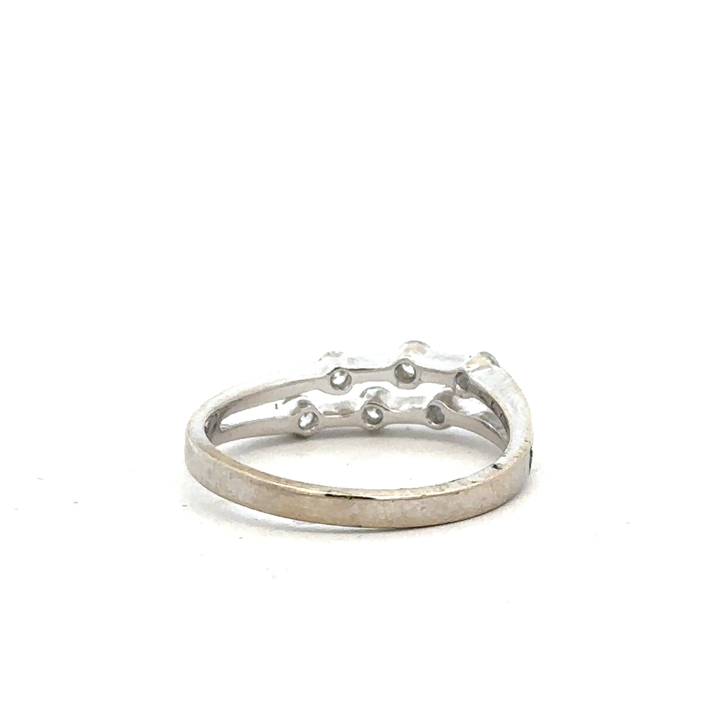 18ct white gold diamond ring in size O with sparkling diamonds, unbranded jewelry piece with elegant design.