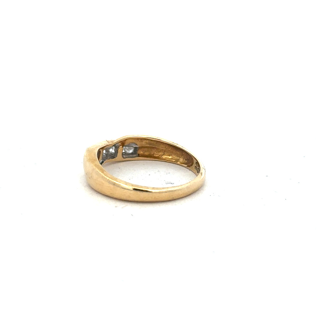 18ct yellow gold ring with 1/4 carat diamond, size Q, featuring a simple and elegant design.
