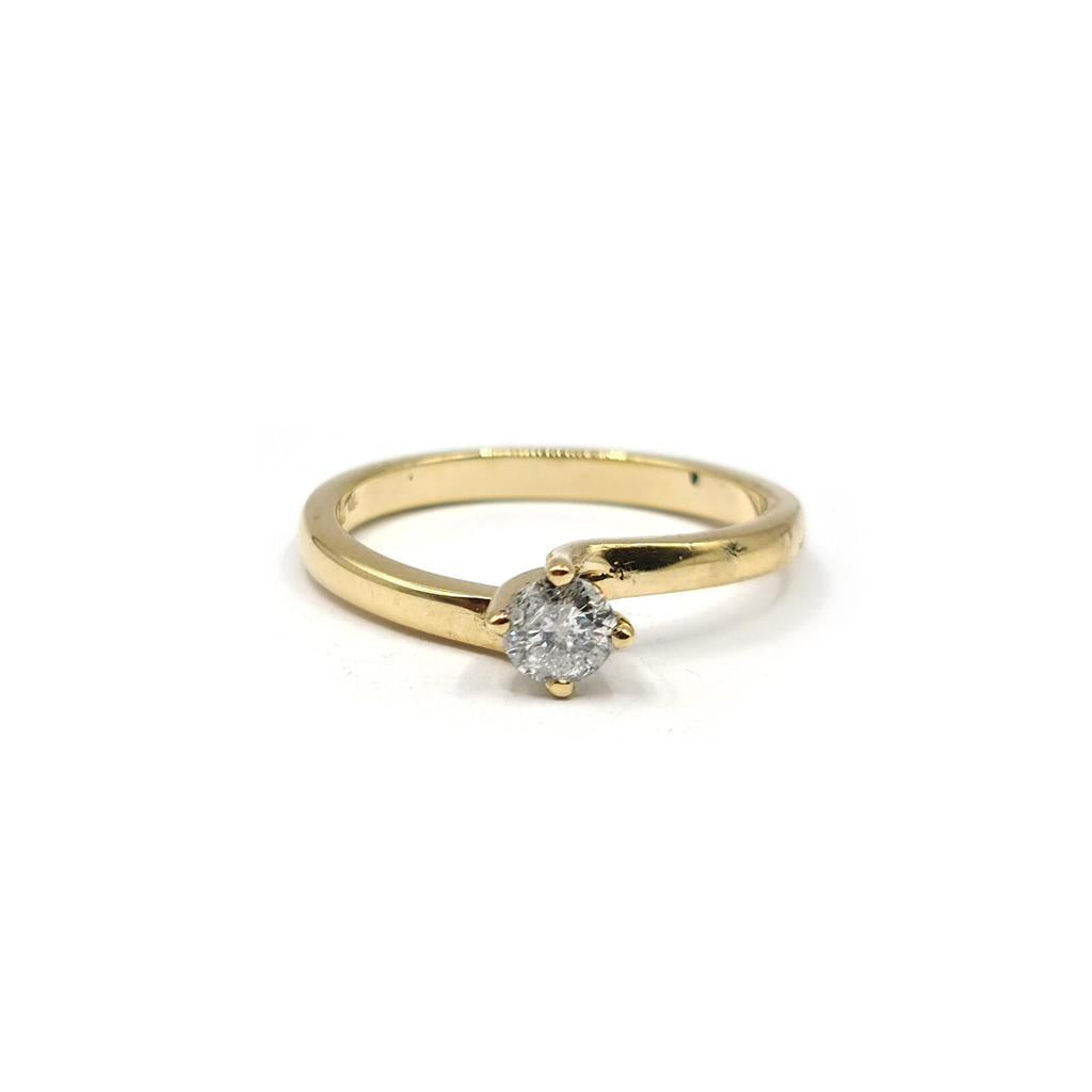 18ct yellow gold solitaire diamond ring with 0.35 carats and H color, featuring a sleek design and a sparkling central diamond.