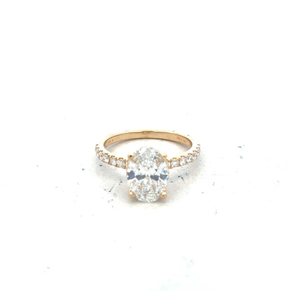 18ct yellow gold lab-grown diamond ring with 2.1ct VS1 F color, size M, featuring a sparkling central diamond.