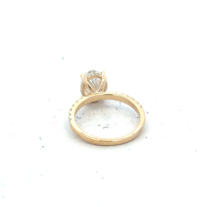 18ct yellow gold lab-grown diamond ring with 2.1ct VS1 F color, size M, showcasing a sparkling central diamond and elegant band.