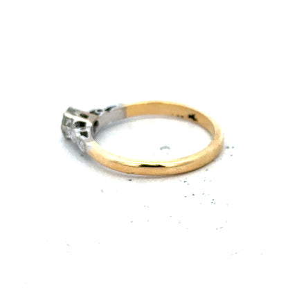18ct yellow gold and platinum diamond ring, size M, featuring sparkling diamonds, unbranded, with a sleek and elegant design.