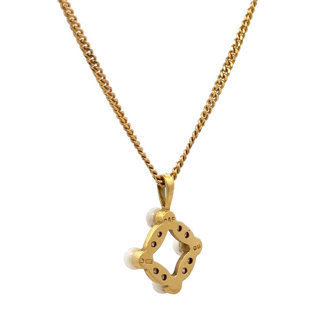 18ct yellow gold chain with pendant, unbranded, weighing 4.3g, displayed on a plain background.