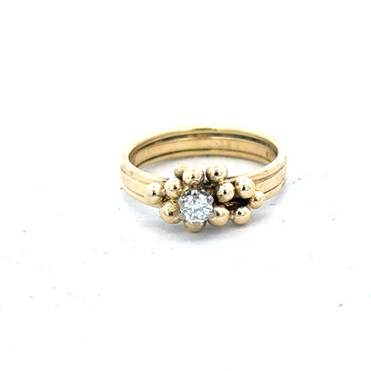 18ct yellow gold diamond ring in size I, featuring a sparkling diamond setting, unbranded jewelry accessory.