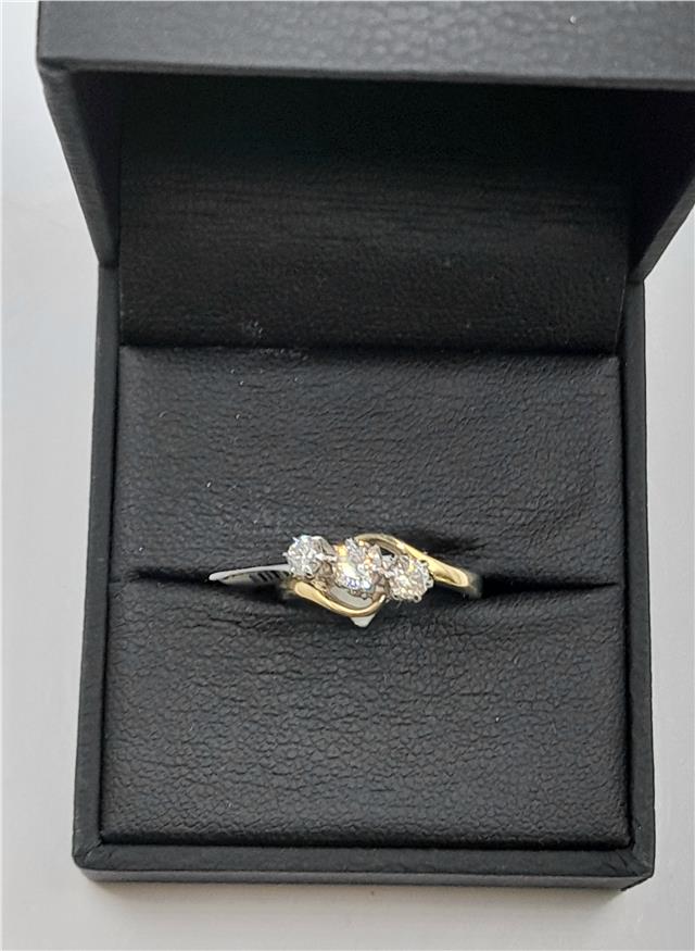 18ct yellow gold diamond ring in size J with 2.4g weight, featuring sparkling diamonds and a classic design.