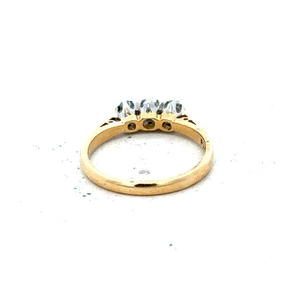 18ct yellow gold diamond ring, size J, featuring sparkling diamonds and a sleek band, weighs 2.5 grams.
