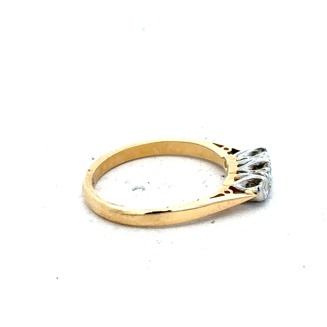 18ct yellow gold diamond ring in size J with 2.5g weight, showcasing a sparkling diamond setting and classic design.