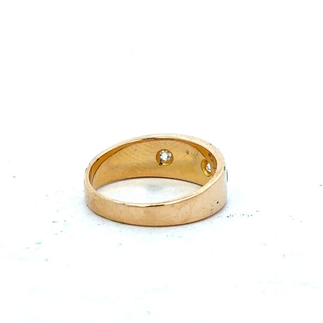 18ct yellow gold diamond ring in size K with sparkling diamonds, elegant jewelry piece.