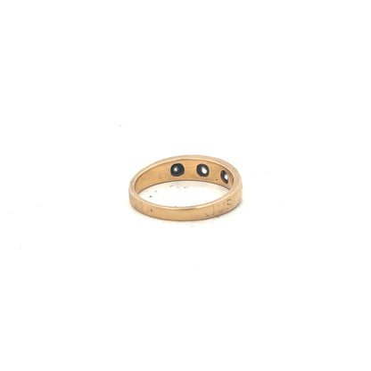 18ct yellow gold diamond ring size K1/2 with sparkling diamonds, elegant jewelry piece featuring a classic design.