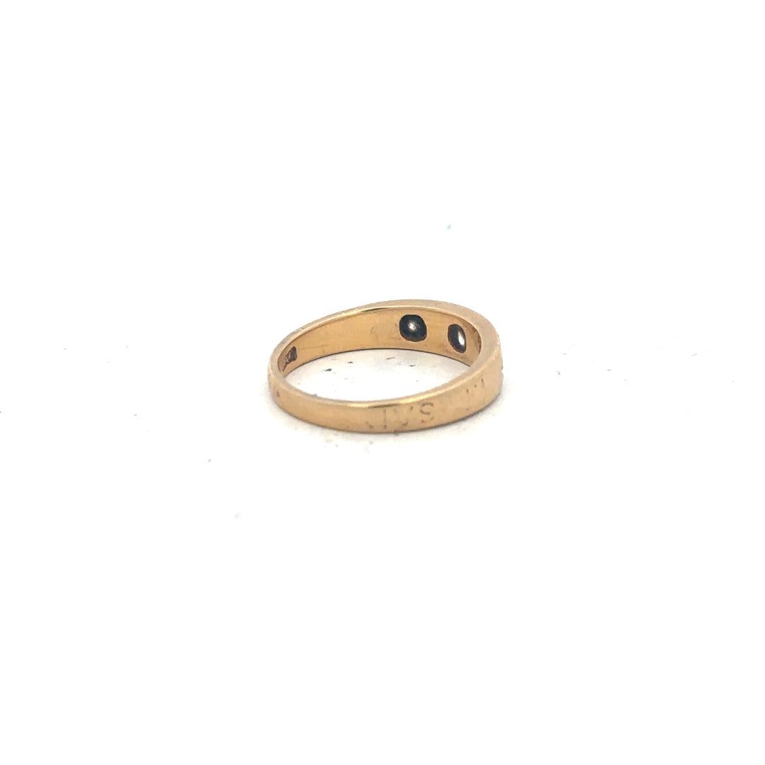 18ct yellow gold diamond ring in size K1/2 with sparkling diamonds, showcasing elegant craftsmanship and classic style.