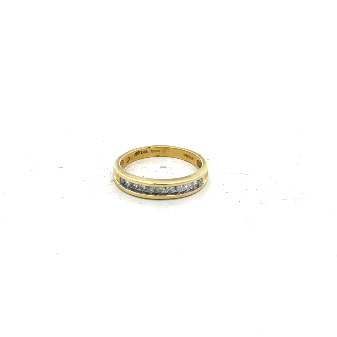 18ct yellow gold diamond ring in size L with sparkling diamonds, unbranded, showcasing a elegant, classic jewelry design.