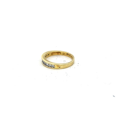 18ct yellow gold diamond ring in size L with sparkling diamonds, unbranded jewelry piece featuring a classic design.