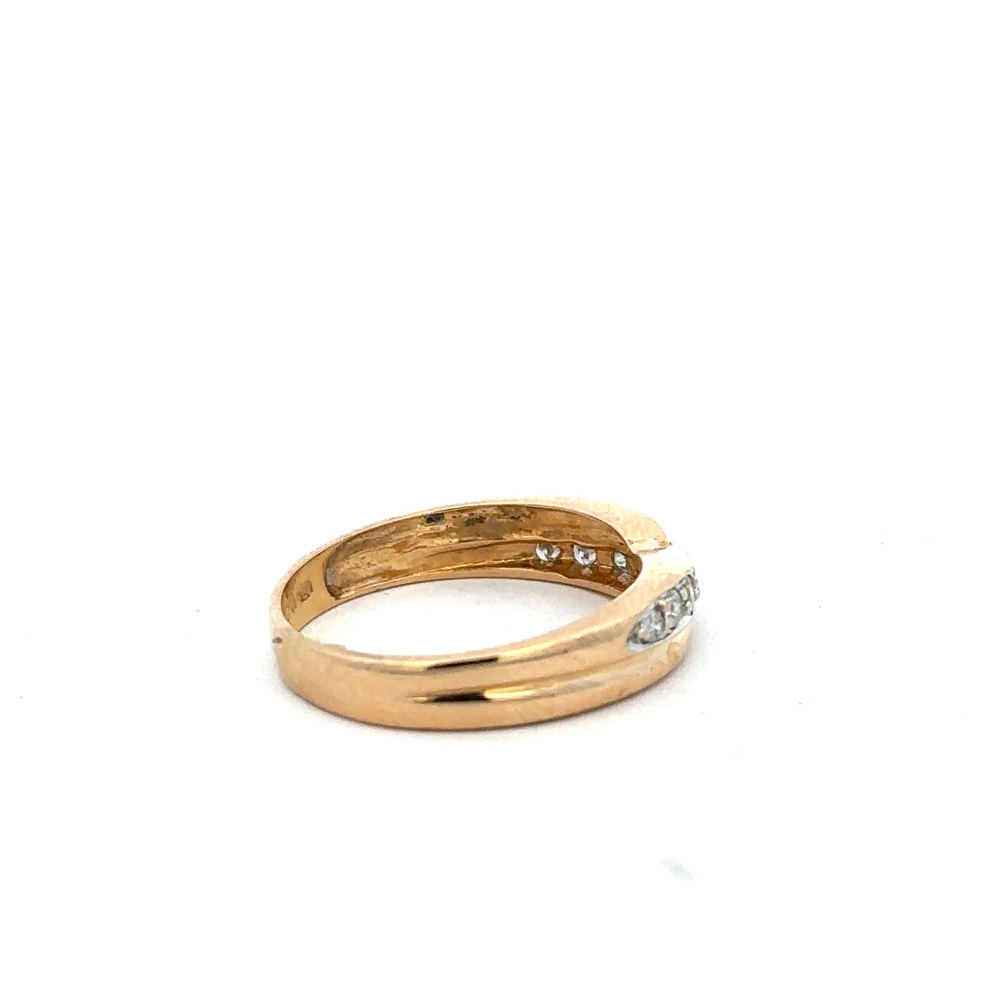 18ct yellow gold diamond ring size N with sparkling diamonds, showcasing a classic, elegant design.