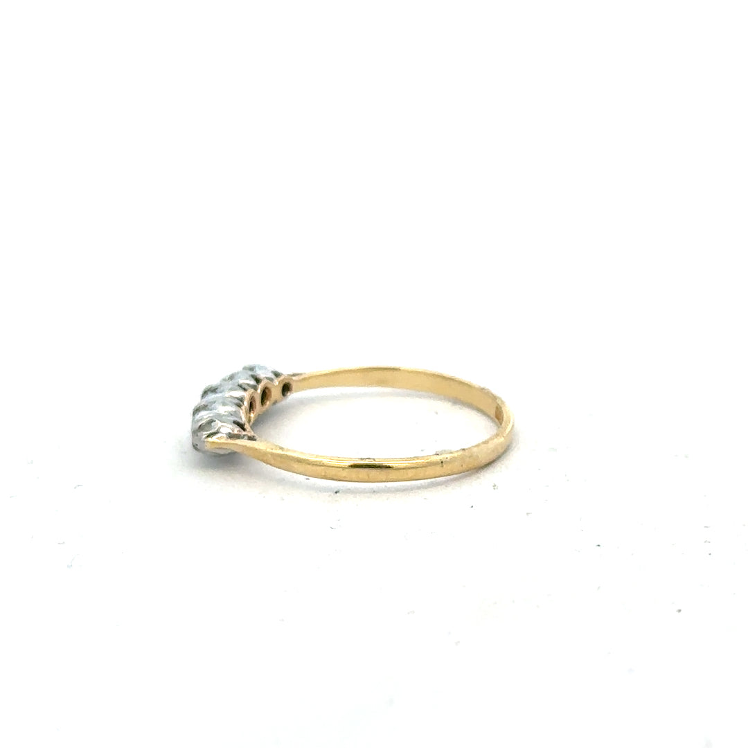 18ct yellow gold diamond ring in size N, featuring a sparkling diamond setting, unbranded jewelry piece.