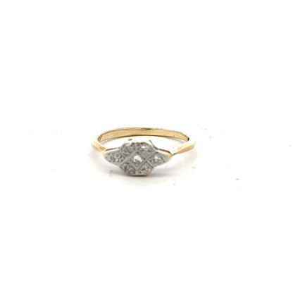 18ct yellow gold diamond ring in size N with sparkling diamonds, unbranded, showcasing a elegant and classic jewelry design.