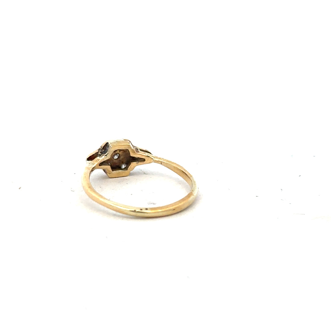 18ct yellow gold diamond ring in size N featuring a sparkling diamond, crafted with elegant, unbranded jewelry design.