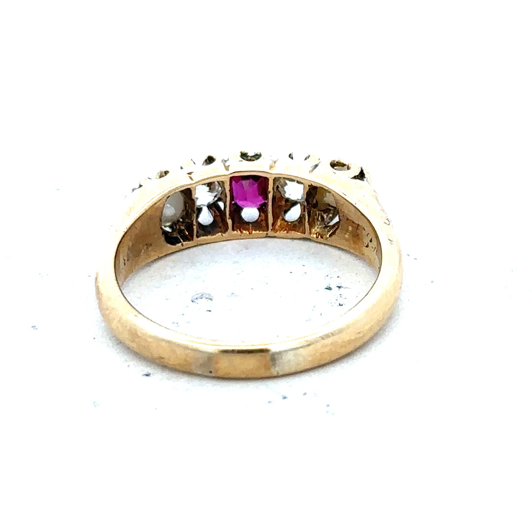 18ct yellow gold diamond ring in size N1/2 with sparkling diamonds, showcasing a elegant and classic jewelry design.