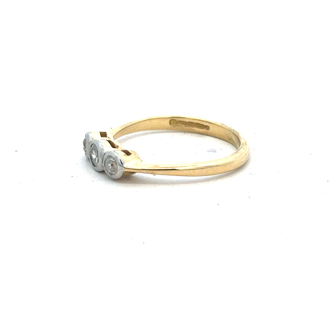 18ct yellow gold diamond ring in size O with sparkling diamonds, unbranded jewelry piece.