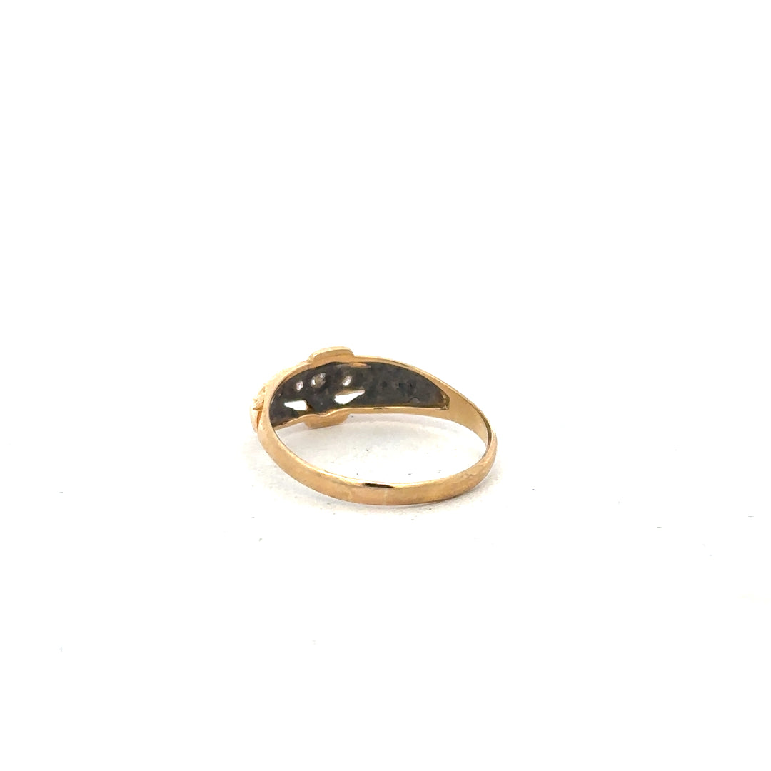 18ct yellow gold diamond ring in size O, featuring a sparkling diamond setting and a classic band design.