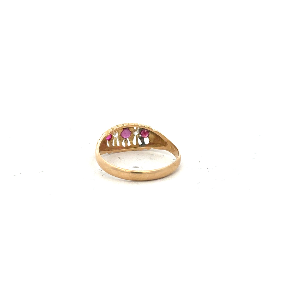 18ct yellow gold diamond ring size O1/2 with sparkling diamonds, unbranded jewelry piece featuring a classic design.